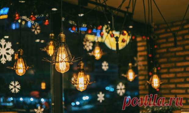 Укрась окно на Новый год - Домоводство - медиаплатформа МирТесен 10 идей для новогоднего украшения окна дома, в школе или офисе.Украшать свой дом на Новый год – одно из самых приятных предпраздничных занятий. Тем более, что, скорее всего, именно в родных стенах мы вольно или невольно и встретим грядущий год. Но, поскольку у многих нет ни особняков, ни