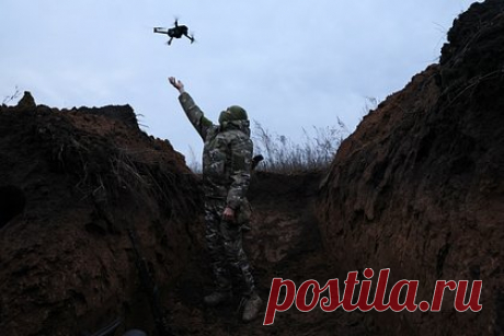 Российский подполковник раскрыл методы устранения беспилотников. Россия может глушить и перехватывать оказавшиеся на ее территории беспилотники с помощью системы радиоэлектронной борьбы (РЭБ), заявил подполковник в запасе Павел Калмыков. Он утверждает, что общественности известно о четырех станциях РЭБ: «Красухе», «Леере», «Мурманске» и «Пенициллине».