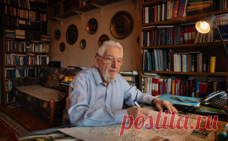 Умер соавтор Конституции и один из основателей «Яблока» Виктор Шейнис. На 93-м году жизни скончался один из основателей партии «Яблоко», соавтор первой российской Конституции Виктор Шейнис. Причины и обстоятельства его смерти в партии не уточнили