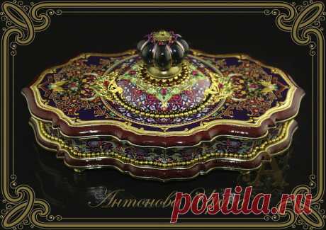 Шкатулка в восточном стиле. 
Дерево, декупаж,.декор.элементы.
Размер: 23х14х13