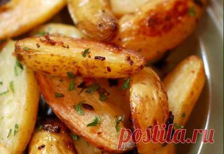 Запеченный картофель в мультиварке - Пошаговый рецепт с фото своими руками Запеченный картофель в мультиварке - Простой пошаговый рецепт приготовления в домашних условиях с фото. Запеченный картофель в мультиварке - Состав, калорийность и ингредиенти вкусного рецепта.