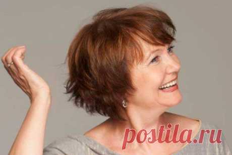 7 ошибок женщин 50+, которые делают их старушками
Стареть с достоинством — большое искусство. Не всем это удается. Порой женщины в серебряную пору впадают в крайности. Одни слишком молодятся. Другие совсем перестают за собой следить. А иногда создается впечатление, что они сознательно себя старят. Вот только зачем, совершенно непонятно. Под одну гребенку Прическа — вот что чаще всего выдает...
Читай пост далее на сайте. Жми ⏫ссылку выше