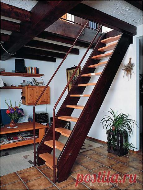 От того, насколько правильно спроектирована лестница, напрямую зависит ее безопасность и комфорт подъема-спуска. Несмотря на то, что готовые лестницы достаточно дешевы, они примерно на 20 % дешевле заказных, служат меньше и не являются по максимуму надежными. Это как с заказной кухней и готовой, где-то и что-то точно не будет учтено. Все таки лучше заказывать деревянные лестницы под точные размеры и по проекту. 

Цены на деревянные лестницы в Москве https://www.ramhouse.ru/lestnici.html