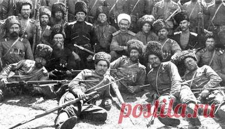 Пластуны: почему их называли самыми "опасными" казаками 
                
                Происхождение 

Пластуны – выходцы из Запорожской Сечи: там, в низовьях Днепра, они оттачивали свое мастерство и закаляли характер. Название «пластун» выводят из укра…