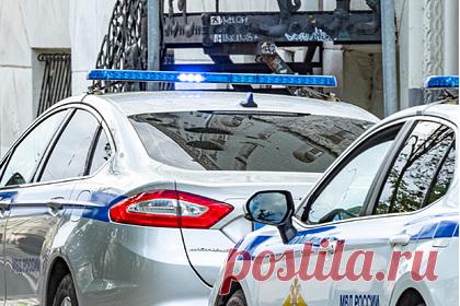 Возле московской пекарни избили пьяного африканца. Московская полиция ведет розыск избивших пьяного африканца россиян. О случившемся в полицию сообщил охранник одного из столичных заведений. Он пояснил полицейским, что около пяти утра несколько мужчин напали на иностранного гражданина возле пекарни на улице Покровка и сильно избили.