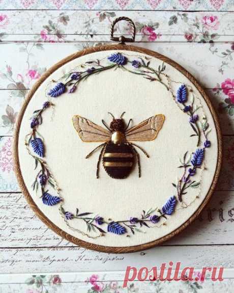 Вышитые насекомые от Хамайры Бинт Альтаф