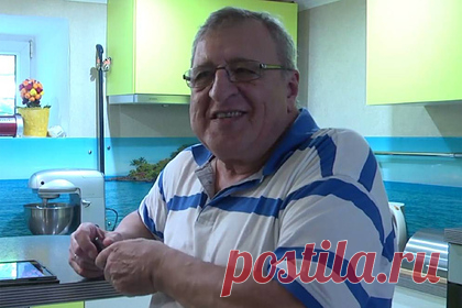 Французский шеф-повар променял Ниццу на Черкесск и получил там второе имя. Французский шеф-повар Ив Кальлюо променял Ниццу на столицу Карачаево-Черкесии и завел там семью. Собеседник портала «Это Кавказ» упомянул, что вырос в семье державших в Ницце семейный гастроном поваров и случайно оказался в России в 2007 году, когда его пригласили дать серию мастер-классов поварам в Черкесске.