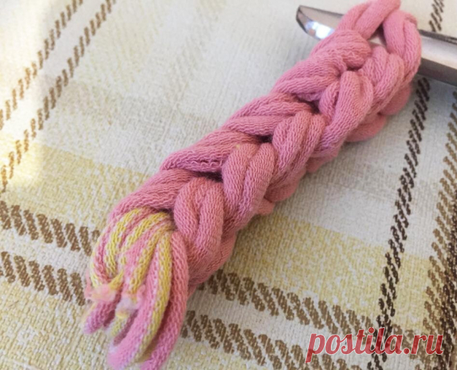 Коврик из старых носков и колготок. Делаем на пальцах с помощью косичек | TashaL | Яндекс Дзен