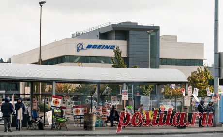 WSJ узнала, что Boeing рассматривает продажу космического бизнеса. На продаже космического бизнеса настаивает новый гендиректор Boeing Келли Ортберг. Таким образом он рассчитывает провести оптимизацию и сократить финансовые потери корпорации на фоне массовых забастовок
