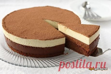 Торт «Шоколадный дуэт»


Бисквит: 
-Мука - 60 грамм 
-Какао - 20 грамм 
-Сахар - 60 грамм 
-Масло сливочное - 50 грамм 
-Яйца - 3 штуки 
-Ванильный сахар - 1-2 чайные ложки 

Мусс из темного шоколада: 
-Шоколад - 150 грамм 
-Сливки, жирностью не менее 30% - 300 миллилитров 
-Желатин - 2 грамма 
-Яйцо - 1 штука 
-Желток - 1 штука 
-Сахар - 30 грамм 

Мусс из белого шоколада: 
-Шоколад белый - 150 грамм 
-Сливки, жирностью не менее 30% - 300 миллилитров 
-Желатин...