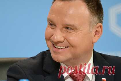 Экс-офицер ЦРУ отреагировал на слова президента Польши об освобождении Крыма. Высказывания президента Польши Анджея Дуды о необходимости «освободить Крым» стоит рассматривать в контексте «исторически сложившейся антипатии польского электората к России». По его мнению, подобные заявления польского лидера бессмысленны, и он лишь пускает украинцам «пыль в глаза».