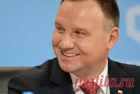 Экс-офицер ЦРУ отреагировал на слова президента Польши об освобождении Крыма. Высказывания президента Польши Анджея Дуды о необходимости «освободить Крым» стоит рассматривать в контексте «исторически сложившейся антипатии польского электората к России». По его мнению, подобные заявления польского лидера бессмысленны, и он лишь пускает украинцам «пыль в глаза».