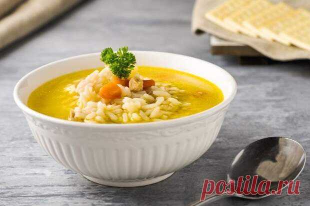 20 рисовых супов, которые станут вашими любимыми - БУДЕТ ВКУСНО! - медиаплатформа МирТесен Фото: Dennis Young, AdobeStock Хочешь разгрузить желудок или просто поесть полезной пищи? Свари легкий рисовый суп. Он прекрасно утоляет голод, заряжает энергией и главное — быстро готовится. Рассказываем 20 замечательных рецептов! 1. Рисовый суп с курицей Фото: kartinkin.com То, что надо, когда