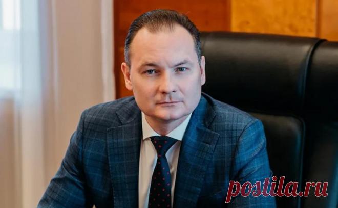 Силовики задержали главу Ленинского городского округа Подмосковья. Глава Ленинского городского округа Подмосковья Спасский подозревается в махинациях с земельными участками, сообщил источник РБК. На его рабочем месте проходят обыски