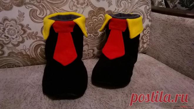 Этот мастер-класс с фото и описанием научит как сшить своими руками оригинальные домашние тапочки для мужчины.