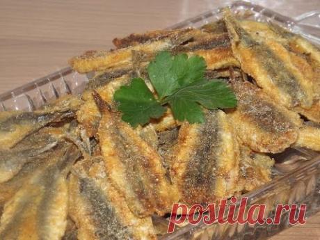Жареная мелкая рыба (сардины, килька, мойва)