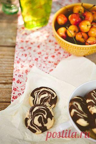 Три в одном: мраморное, шоколадное и ванильное печенье!