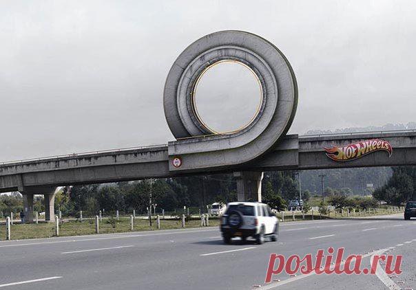 Игрушечные машинки Hotwheels / Занимательная реклама