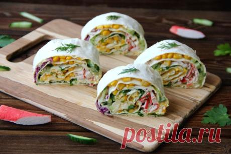 Рулет из тонкого лаваша с крабовыми палочками и яйцом - 1000.menu