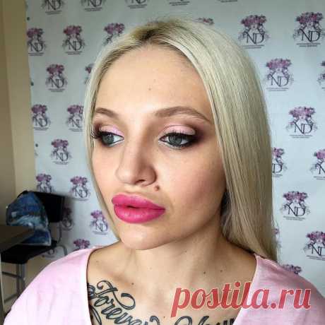 Школа - студия красоты ND on Instagram: “Макияж для Лизы❤️ #НатальяДенисова#Курган#Красота#Визажист#Стилист#Макияж#МакияжКурган#МакияжДляСебя#СамСебеВизажист#МояРабота#ШколаКрасоты#Косметика#обучение#ВизажистКурган#Mua#МакеUp#MakeUpArtist#Kgn#Kurgan#Тюмень#Екатеринбург#Челябинск”