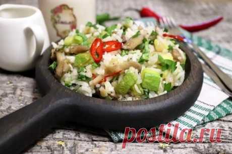 Рецепт риса с кабачком и вешенками - Вкус жизни - 28 марта - 43019705853 - Медиаплатформа МирТесен Ингредиенты рис вареный - 1 ст. вешенки - 300 гр. кабачок молодой маленький - 1 шт. лук - 0,5 шт. петрушка растительное масло соль перец Рецепт приготовления Если у вас остался рис с предыдущей трапезы, то приготовить такое блюдо можно очень быстро. Лук и вешенки нарезать и обжарить до готовности и - 28 марта - 43019705853 - Медиаплатформа МирТесен