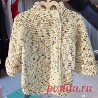 Superlana Midi Mosaic (Cуперлана Миди Мозаика) 
Цена: 559 руб. за 5 мотков 
Состав: 25% шерсть, 75% акрил 
Метраж: 170 м Вес мотка: 100 гр 
Рекомендуемый размер спиц: 5,0 - 7,0мм 
Цвет № 4696 молочный