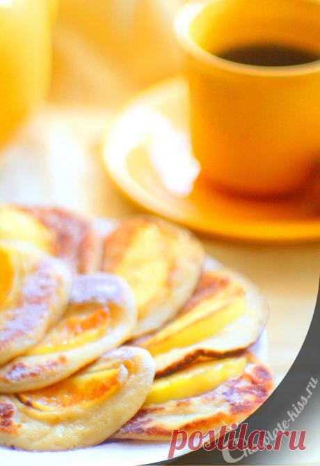 Рецепт оладий с яблоками и сливочным сыром