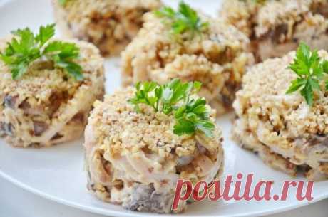 Салат с кальмарами и грибами - рецепт с фото / Простые рецепты