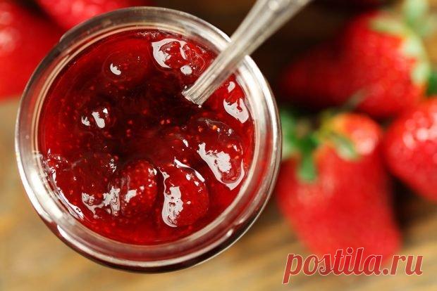 Клубника в собственном соку с сахаром на зиму — Сад Заготовка