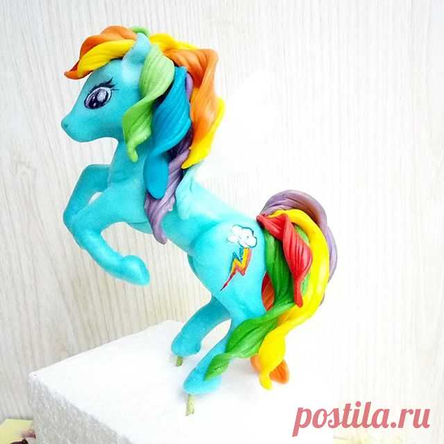 Фигурки из мастики 
##фигуркиизмастикирязань #фигуркаизмастики #фигурки #наторжество #назаказ #мультик #союзмультфильм #необычно #подарок #детямрадость #веселобыло #любимаяработка #люблюсвоюработу #нравиться #мне #lovestory #пони #маленькая #радуга #цветная