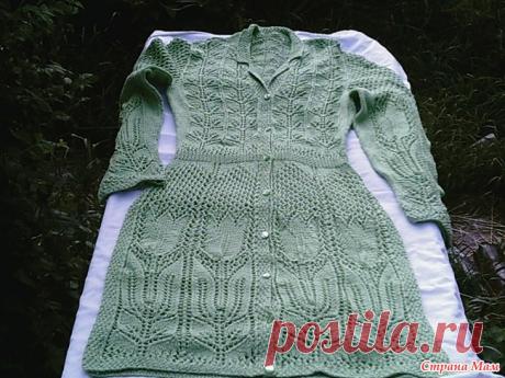 Ажурный кардиган (по схеме салфетки) Всем здравствуйте. Еще летом я связала ажурный кардиган, даже поносить его успела, но вот поделиться с вами собралась только сейчас.