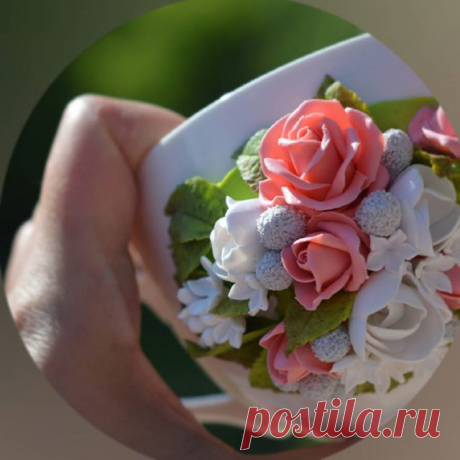 Немного процесс, готовлю еще один подарок от дочки для мамы)) Как оказалось, из полимерки для меня пока сложнее делать цветы, чем из мастики😳
#кружканазаказ #сладкиеложки #вкусныеложки #ложкасдекором #ложка #кружкасдекором #кружка #цветыизполимернойглины