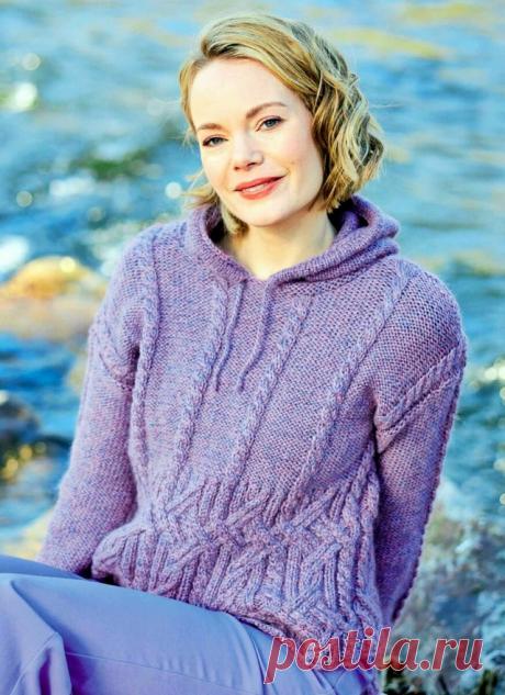 Пост на стене Твидовое худи с капюшоном и плетёным узором цвета нежной сирени ♥ Размеры: 36/38 (44/46) 50/52.  Для вязания нам потребуется 550 (650) 750 г сиреневой пряжи с эффектом твида: 81% шерсть, 12% мохер, 7% полиамид; 115 м/50 г. Круговые спицы № 5 и № 6 длиной по 80 см. А также 2 маркера петель.  УЗОРЫ ♥  Лицевая гладь: лицевые ряды — лицевые петли, изнаночные ряды — изнаночные петли.  Изнаночная гладь: лицевые ряды —...