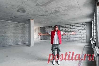 Бывший муж Бородиной похвастался квартирой после развода. Бизнесмен Курбан Омаров, расставшийся в июне с телеведущей Ксенией Бородиной, сообщил в Instagram о покупке квартиры. Он назвал новое жилье «холостяцкой берлогой» и рассказал о скором начале ремонта, пятого в его жизни. Предприниматель выложил публикацию в свой 41-й день рождения.