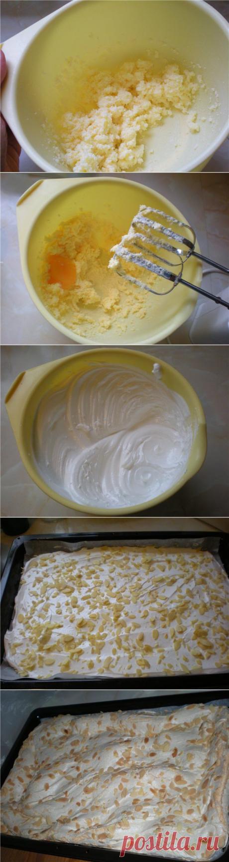 Бисквитно-безешный торт со сливочным кремом.