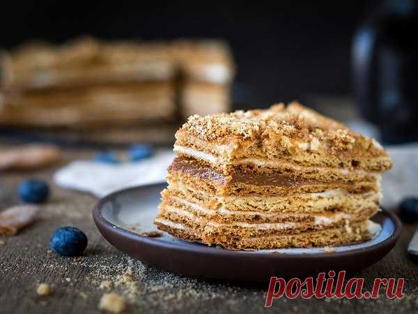 «Ленивый» медовик.