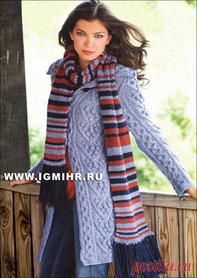 Теплый комплект для холодной погоды. Длинный кардиган с узором из кос и шишечек, дополненный шарфом. Спицы.