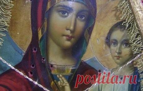 _____К БОГОРОДИЦЕ!_____(песнь)
Богородице, Богородице, Матерь Света, Любви и Добра,
Ты Надежда моя - Богородица и чудесных прозрений пора.
Богородице, Богородице, как люблю я Тебя всей душой,
Ты- звезда моя, Ты- заря моя, Ты - луч света в жизни земной.
И Донская - Ты, и Казанская, и Ахтырская, все со мной,
Ты - Владимирская, Валаамская и Державная над страной.
Всех Скорбящих Радость Небесная,
Всех погибших взыскание вновь.
И Невеста Ты, Неневестная и печаль моя и любовь.
И...