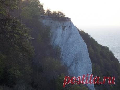 Княжий трон -белоснежные скалы острова Буяна