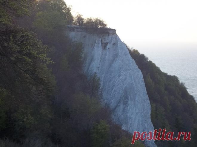 Княжий трон -белоснежные скалы острова Буяна