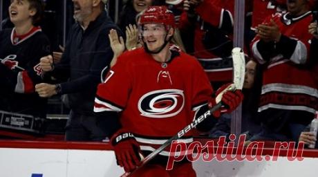 В тени неудержимого Кучерова: кто из россиян ударно провёл первую половину сезона в НХЛ. Артемий Панарин не сник после неудачи в прошлогоднем плей-офф и может впервые набрать 100 очков за регулярку НХЛ, а Валерий Ничушкин внезапно выдал лучший отрезок в карьере и некоторое время носил звание третьего лучшего бомбардира лиги среди россиян. Андрей Свечников успешно восстановился после травмы и приблизился к возвращению статуса главного снайпера «Каролины», а Владислав Наместников стал важным…