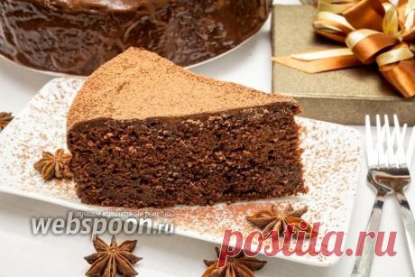 Шоколадный пирог с глазурью.