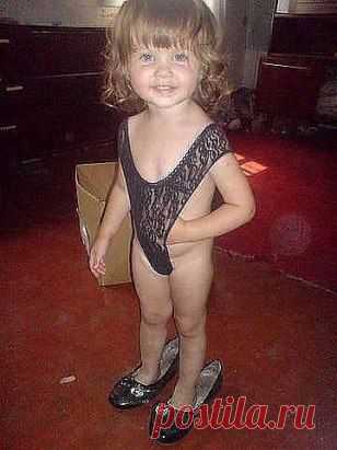 Туфли немного великоваты, зато трусы как раз!