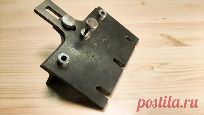 Мебельный шаблон для разметки Приветствую, Самоделкины!В этой статье подробно разберем процесс создания вот такого кондуктора:Дальнейшая инструкция взята с YouTube канала «DobryjMaster».Те, кто знаком с творчеством автора вышеупомянутого канала и смотрел его прошлое видео знают, что он решил понемногу осваивать столярное дело.