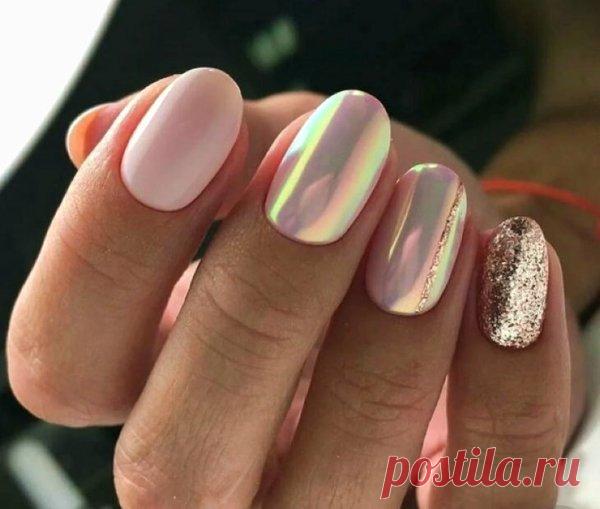 Маникюр летних грез – жаркий маникюр июня Маникюр  С приходом нового сезона маникюрная отрасль порождает все новые и новые идеи. Конечно же, они не остаются незамеченными мастерами маникюра, и сразу же берутся на вооружение, тиражируются в инстаграме и мгновенно предлагаются к исполнению по вашему приходу на сеанс ухода за руками.  Эт