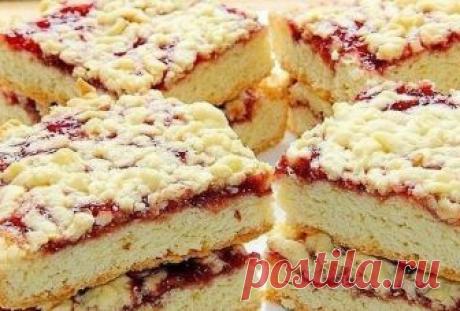 Тертый пирог к чаю - просто и вкусно! - У нас так Тертый пирог к чаю — просто и вкусно! Ингредиенты: ● Варенье ● 250 г маргарина или сливочного масла ● 2-2,5 стакана муки ● 1 стакан сахара ● 2...