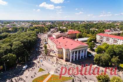 В Калининграде пройдет театрализованная экскурсия о жизни старого города. В Калининграде 25 июня пройдет театрализованная экскурсия «Легенды старого города». Мероприятие пройдет в Гвардейском бастионе, построенном в 1856 году, — он передаст атмосферу и магию времен алхимии, чумы, ведьм, вампиров, чернокнижников, привидений — хранителей города.
