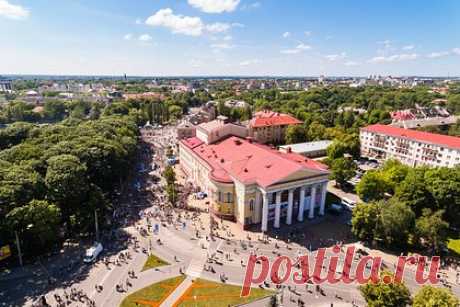 В Калининграде пройдет театрализованная экскурсия о жизни старого города. В Калининграде 25 июня пройдет театрализованная экскурсия «Легенды старого города». Мероприятие пройдет в Гвардейском бастионе, построенном в 1856 году, — он передаст атмосферу и магию времен алхимии, чумы, ведьм, вампиров, чернокнижников, привидений — хранителей города.