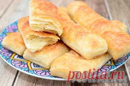 Язычки из готового слоёного дрожжевого теста с сахаром: 7 фото в рецепте