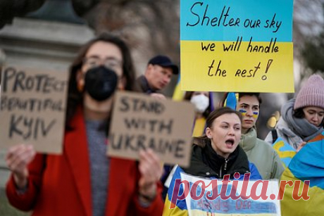 Бывшая помощница Байдена рассказала об усталости американцев от русофобии. Экс-помощница президента США Джо Байдена 56-летняя Тара Рид считает, что американцам надоела «русофобская политика Вашингтона». Писатель также уверена, что об этом свидетельствуют и опросы населения. Она также уверена, что из-за сложившейся ситуации американская экономика «находится в состоянии свободного падения».